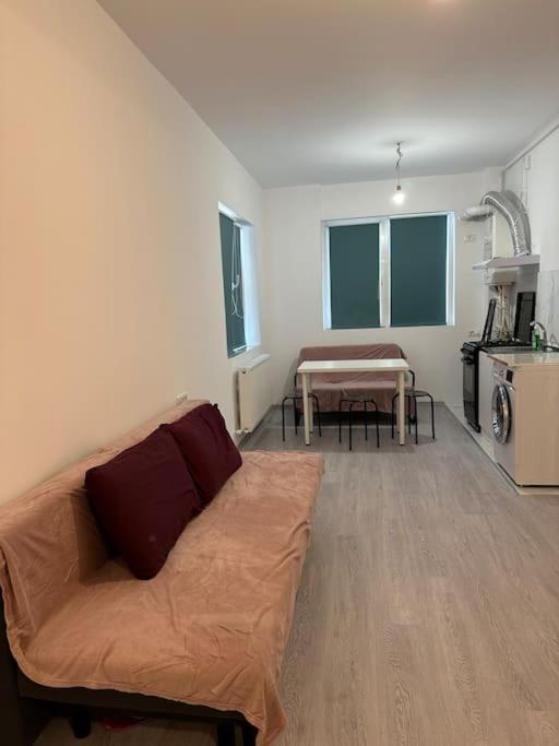 Apartment Wild Nest King Size Bed Bucharest